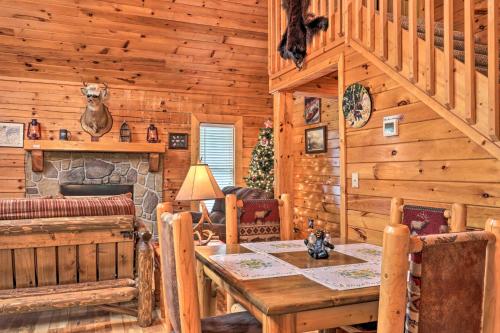 Updated Douglas Lake Resort Cabin with Grill! - image 3