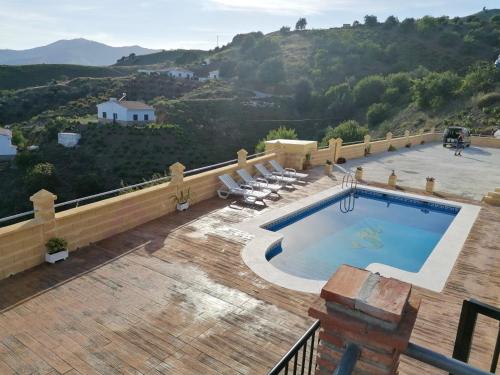  5 bedrooms villa with private pool enclosed garden and wifi at Almachar, Pension in Almáchar