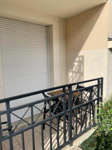 1 Bedroomed Near Disneyland Paris - image 2