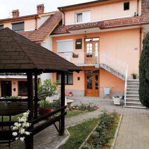 . Apartmani Arsic