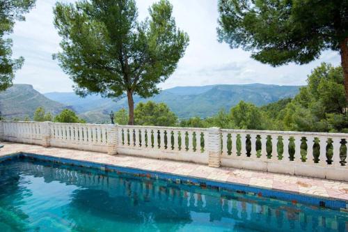  5 bedrooms villa with private pool and enclosed garden at Chulilla, Pension in Chulilla bei Gestalgar