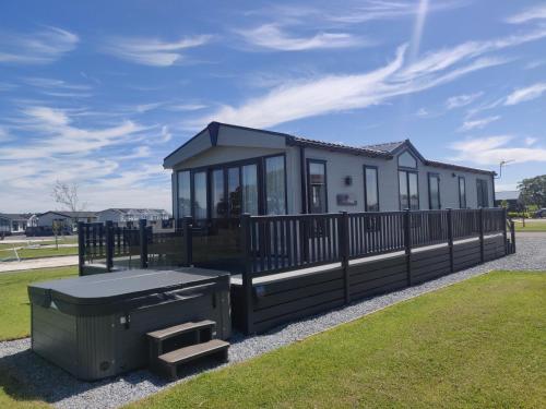 Langton 24 Luxury Lodge with Hot Tub by St Andrews