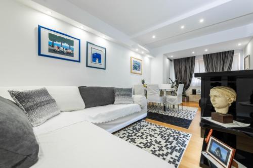 Luxury Apartment Set, Split