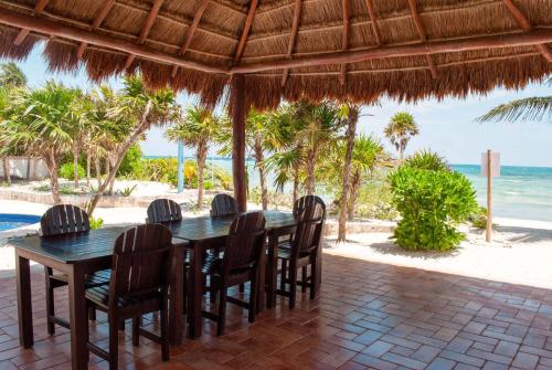 Akumal Tanik in Akumal, Mexico