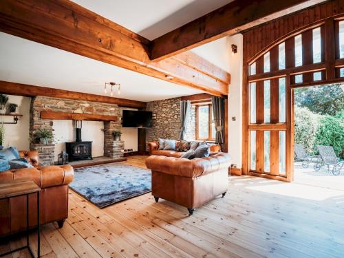 Stunning Large 4 Bed Country House with Hot tub - Pass the Keys, Bath (photo 7)