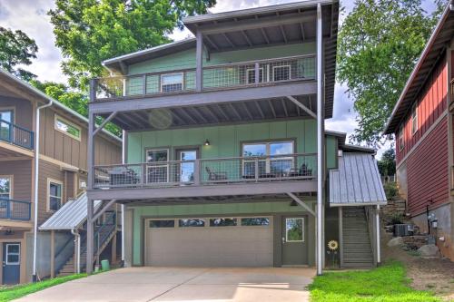 Modern Asheville Greenway Residence with 2 Decks! in Asheville, USA