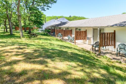 Blue Dolphin Inn in Eastham (MA)