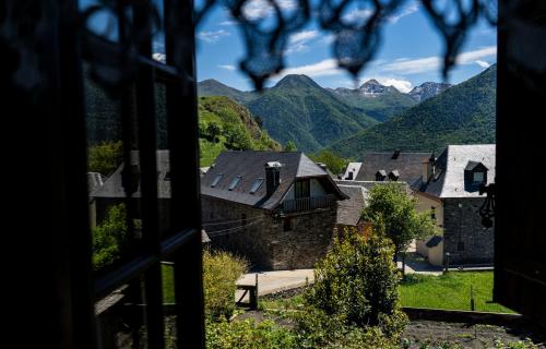 Tuvākā izklaides vieta, casa rural Dera Hont in Arres