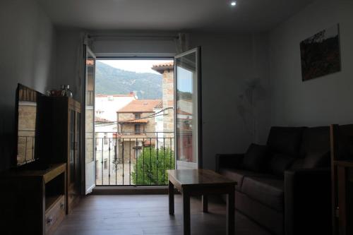 APARTAMENTOS TURISTICOS ARANZAZU in Losar De La Vera