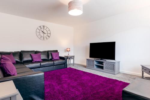 Oakley: Large, Elegant, Dog Friendly & Parking
