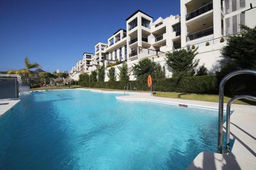 Acosta- Incredible Designer's Terraced Flat gîte à louer Marbella Club Golf Resort