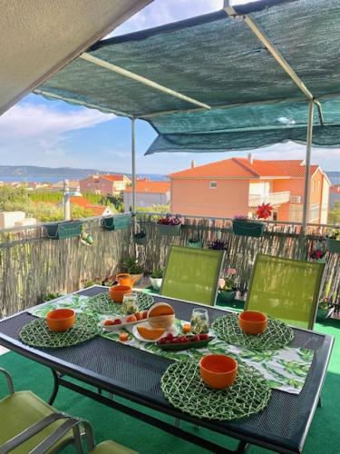  Charming apartment in Kaštela, Unterkunft in Kaštela