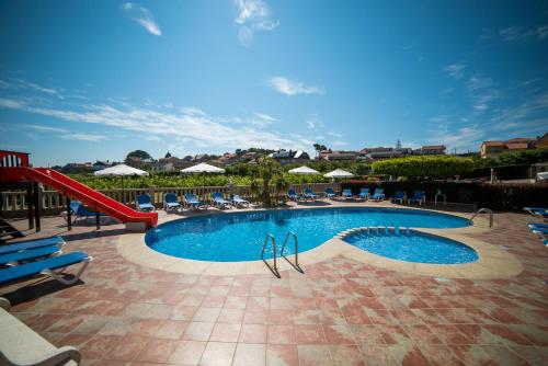 Triple Room with Sea View image 8