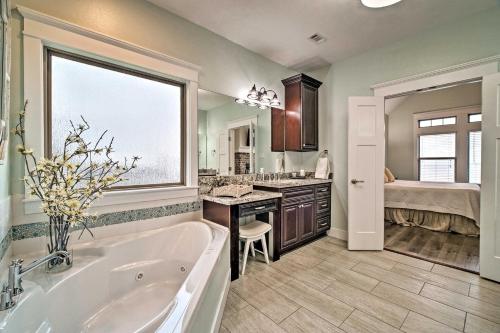 Luxury Lakefront Coldspring Home with Boathouse - image 9