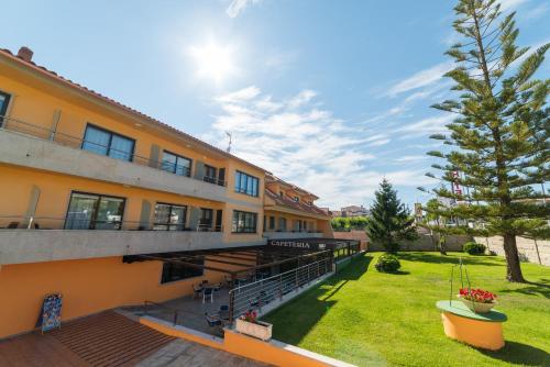 Double or Twin Room with Garden View image 8