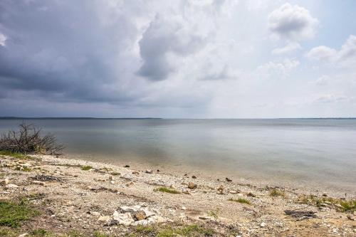 Pottsboro Condo with Lake Texoma Beach Access! - image 38