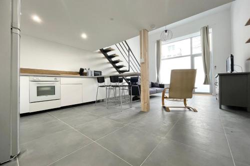 Atypical duplex loft - city center - air-conditioned #BW