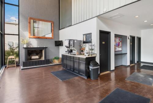 Americas Best Value Inn-Painted Post - image 14