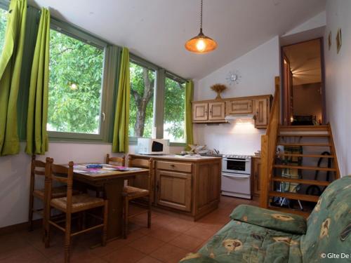 Gîte Charbonnier-les-Mines, 2 pièces, 2 personnes - FR-1-630-36 gîte à louer Auzat-la-Combelle