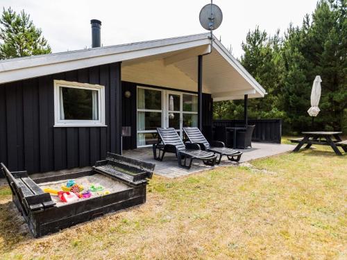 B&B Henne Strand - Holiday home Henne LXXVII - Bed and Breakfast Henne Strand