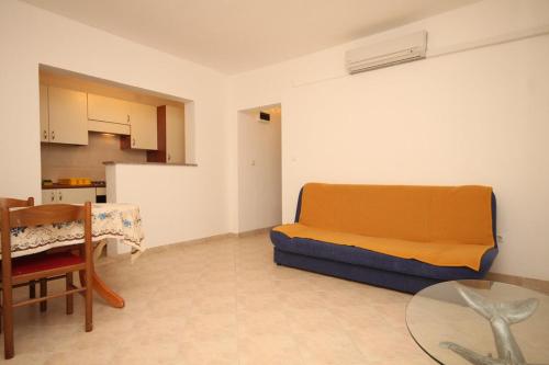 Apartments by the sea Ubli, Lastovo - 8344