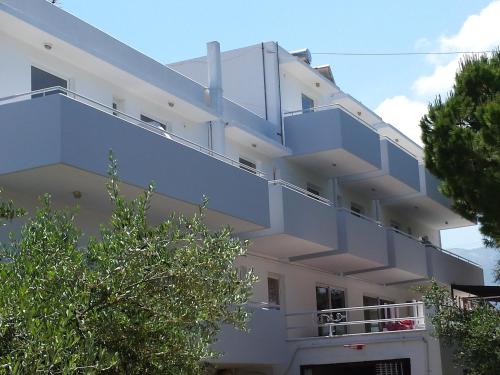Blue Nest Hotel - image 12