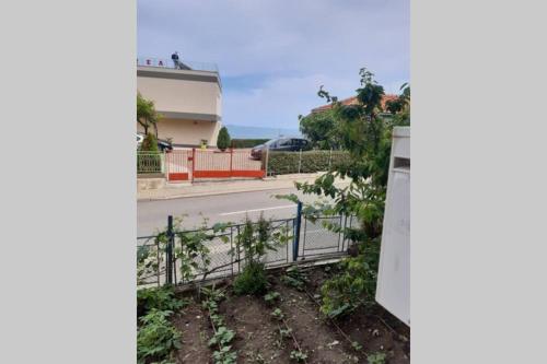 Самостоятелен апартамент на брега на морето Обзор in Obzor