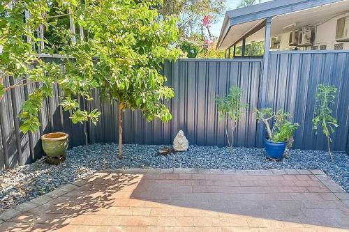 ZEN GARDEN - COZY 2-BR + Modern Design w/ Aircon