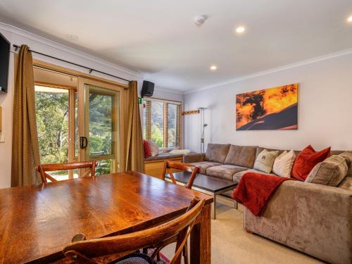 Lhotsky 8, Thredbo