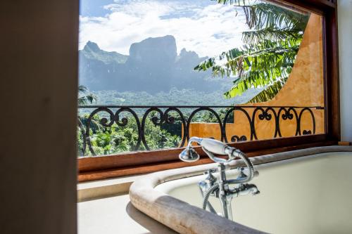Villa Yrondi in เกาะโบราโบร่า