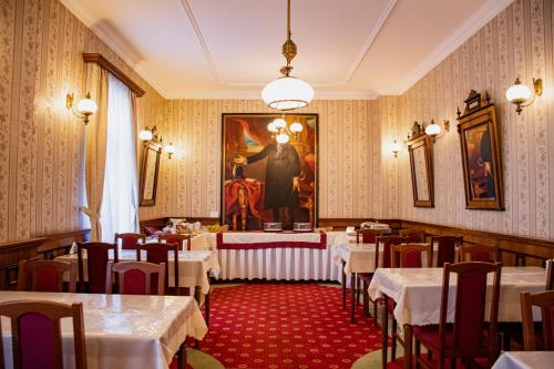 อาหารและเครื่องดื่ม, Lafayette in โนเว ซาดี