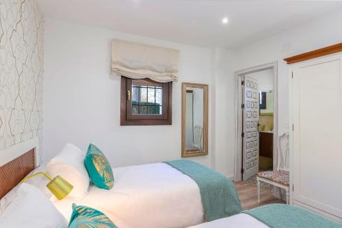 Four-Bedroom House with Terrace image 10