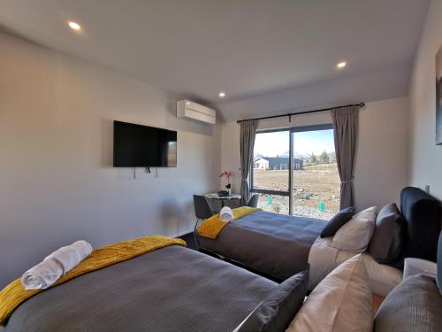 One-Bedroom Twin Studio
