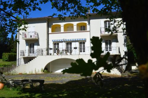 Accommodation in Arnaud-Guilhem