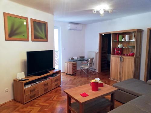 Shared lounge/TV area, KeramikArt-Wohnung in Budaivaros
