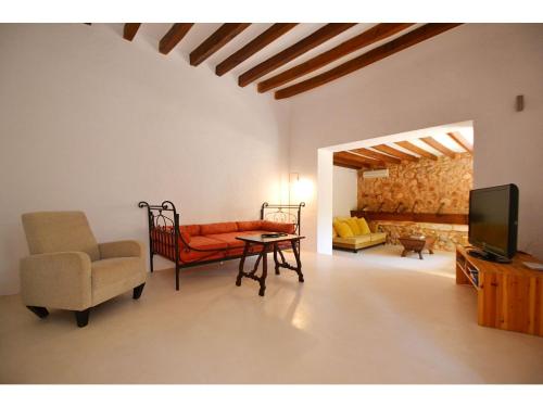 Heritage Holiday Home in Buger Majorca with Private Pool - image 10