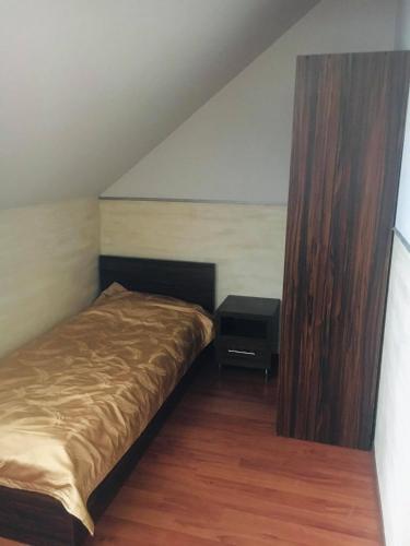 2 twin beds