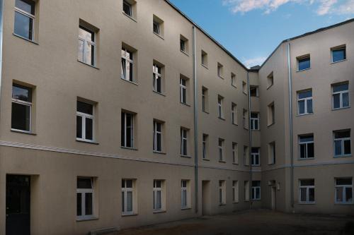 Vista Exterior, Revolution Aparts - Rewolucji 27 in Lodz