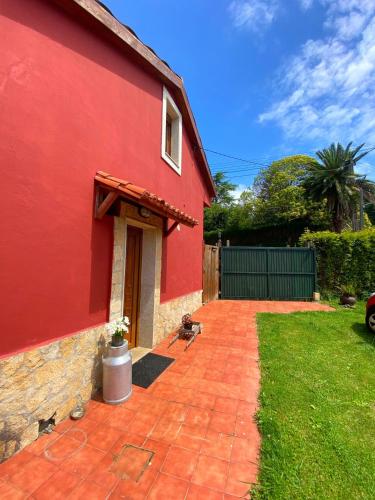  3 bedrooms house with enclosed garden at Sada 2 km away from the beach in Sada
