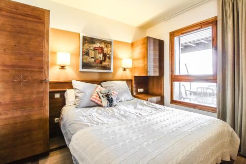 2 Bed Ski in and Ski out Luxury Apt in 5 star Residence