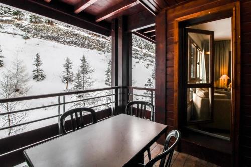 2 Bed Ski in and Ski out Luxury Apt in 5 star Residence