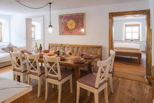 B&B Walting - Gehobenes Ambiente in historischer Wohnung - Bed and Breakfast Walting