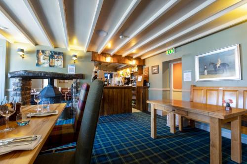 Krogs/atpūtas telpa, The Fox and Hounds Country Inn in Sinnington