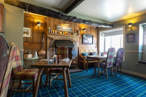 The Fox and Hounds Country Inn - image 6