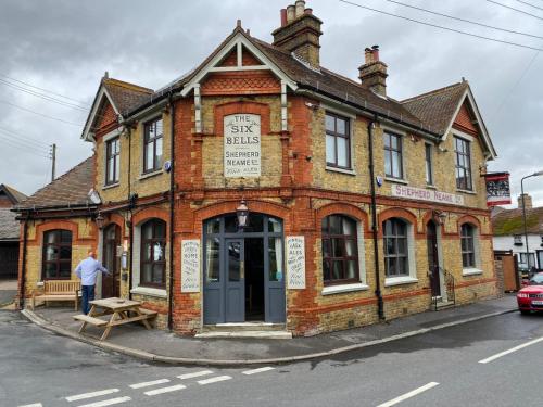 The Six Bells Cliffe