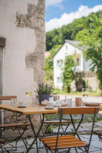 Gehobenes Ambiente in historischer Wohnung