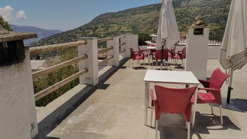 Hostal El Cascapenas de la Alpujarra - 발코니/테라스