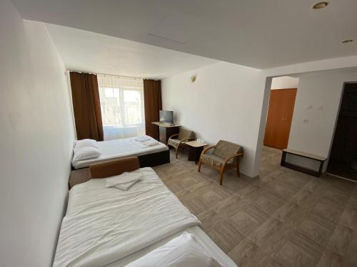 1 double bed, 1 sofa bed