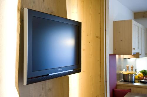 Martina Breakfast Lodge - image 4