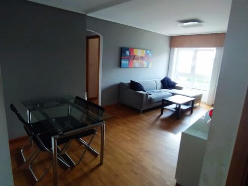  Precioso apartamento de 2 hab muy cercano a la playa in Oleiros